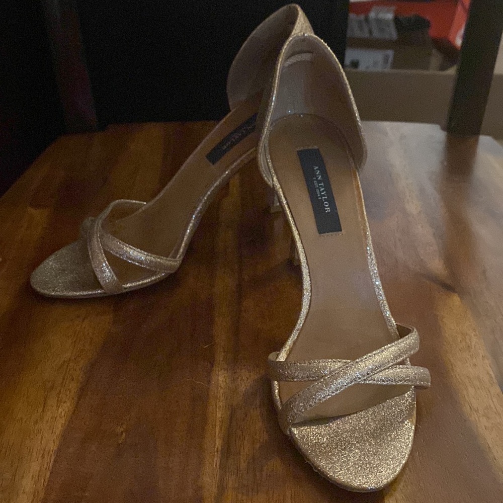 Ann Taylor gold glitter Heels / Sandals